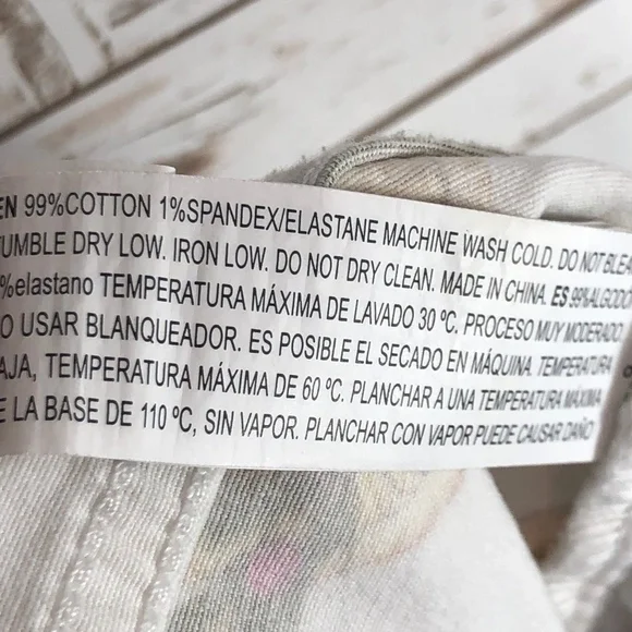 Forever 21 Lemon White Shorts Size 14 - Picture 5 of 5